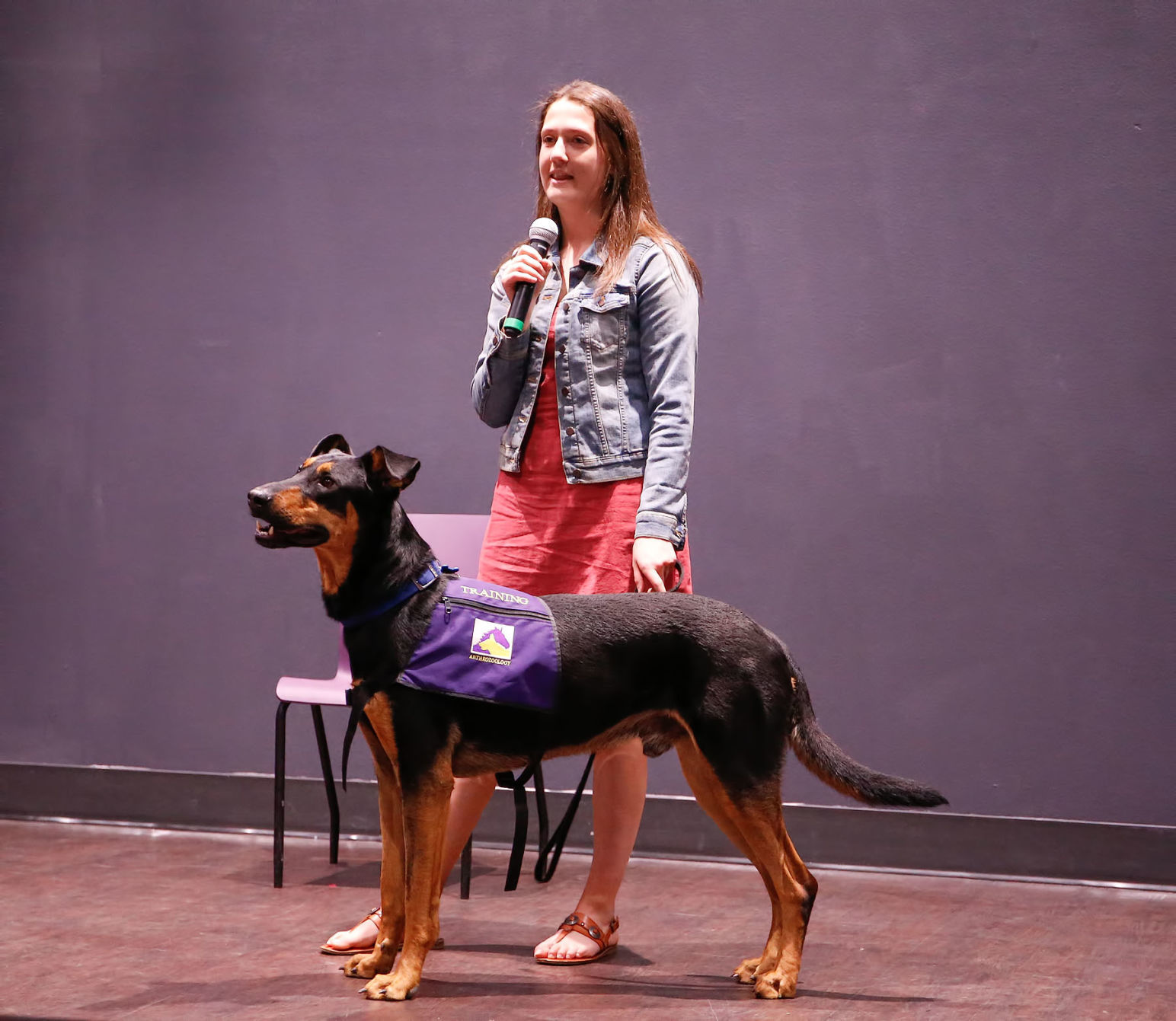 21 dogs graduate from Carroll's anthrozoology program